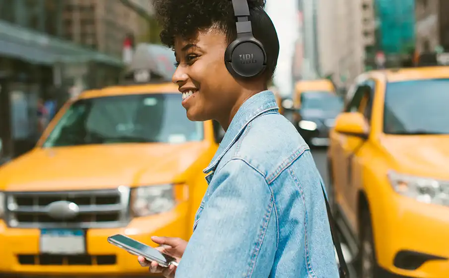 JBL Tune 670NC: Wireless Headphones with ANC Perfection